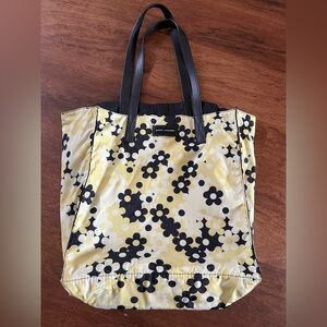 Marc Jacob tote shoulder bag purse daisy floral yellow reversable black NWOT